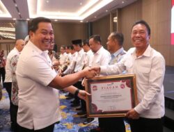 Bupati Minahasa Selatan Franky Wongkar Terima Piagam Penghargaan atas Suksesnya HARGANAS Ke-30