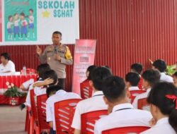 Kapolres Minahasa KETUT SURYANA Gencar Sosialisasikan Bahaya Narkoba di SMP Negeri 1 Tondano